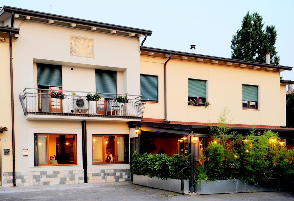 Appartamento Lago Peschiera del Garda Pokoj fotografie